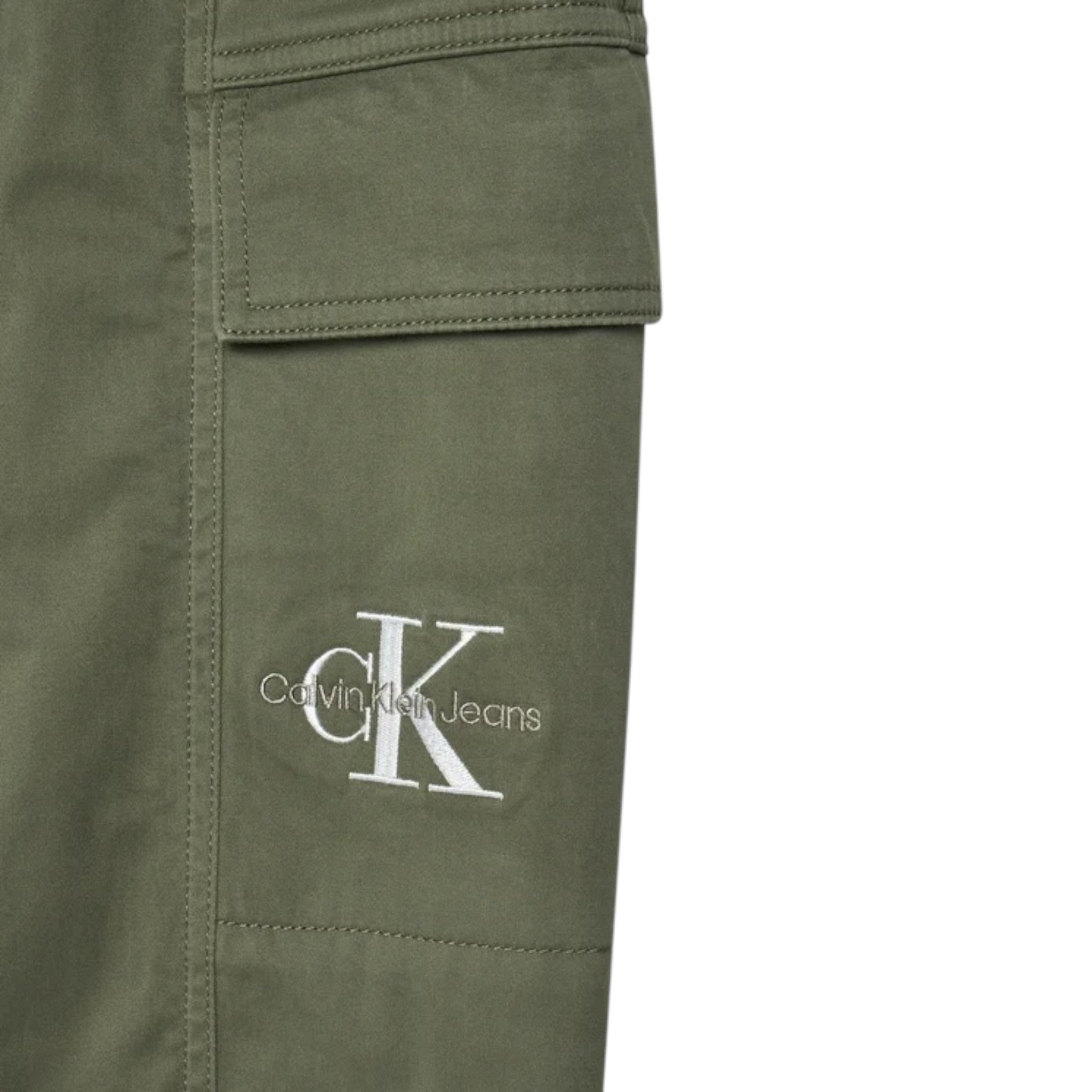 Calvin Klein Pantalone tinta unita con Tasconi Verde per Bambino IB0IB02280 VERDE CALVIN KLEIN 
