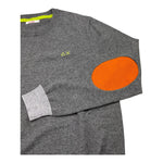 SUN68 maglia girocollo tinta unita con logo e toppe Grigio per Bambino K44327 GRIGIO SUN68 