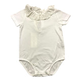 Zhoe &amp; Tobiah Einfarbiger Body mit halblangen Ärmeln und weißem besticktem Kragen für Babys