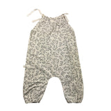 Teddy E Minou Einfarbiger weißer Overall mit Blumenmuster für Baby-Mädchen