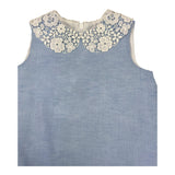 Barcellino Schlichtes Kleid mit Armloch und hellblauer Stickerei für Baby-Mädchen
