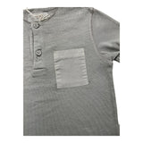 Teddy E Minou Einfarbiges T-Shirt mit Knöpfen und Tasche Grau für Neugeborene