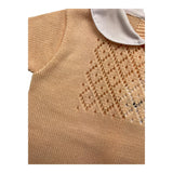 Babidu – Einfarbiges T-Shirt mit kontrastierendem Kragen und pfirsichfarbenen Perforationen für Baby-Mädchen