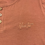 Never Too T-Shirt Girocollo Tinta Unita con Bottoni per Bambino NT1573R MARRONE NEVER TOO 
