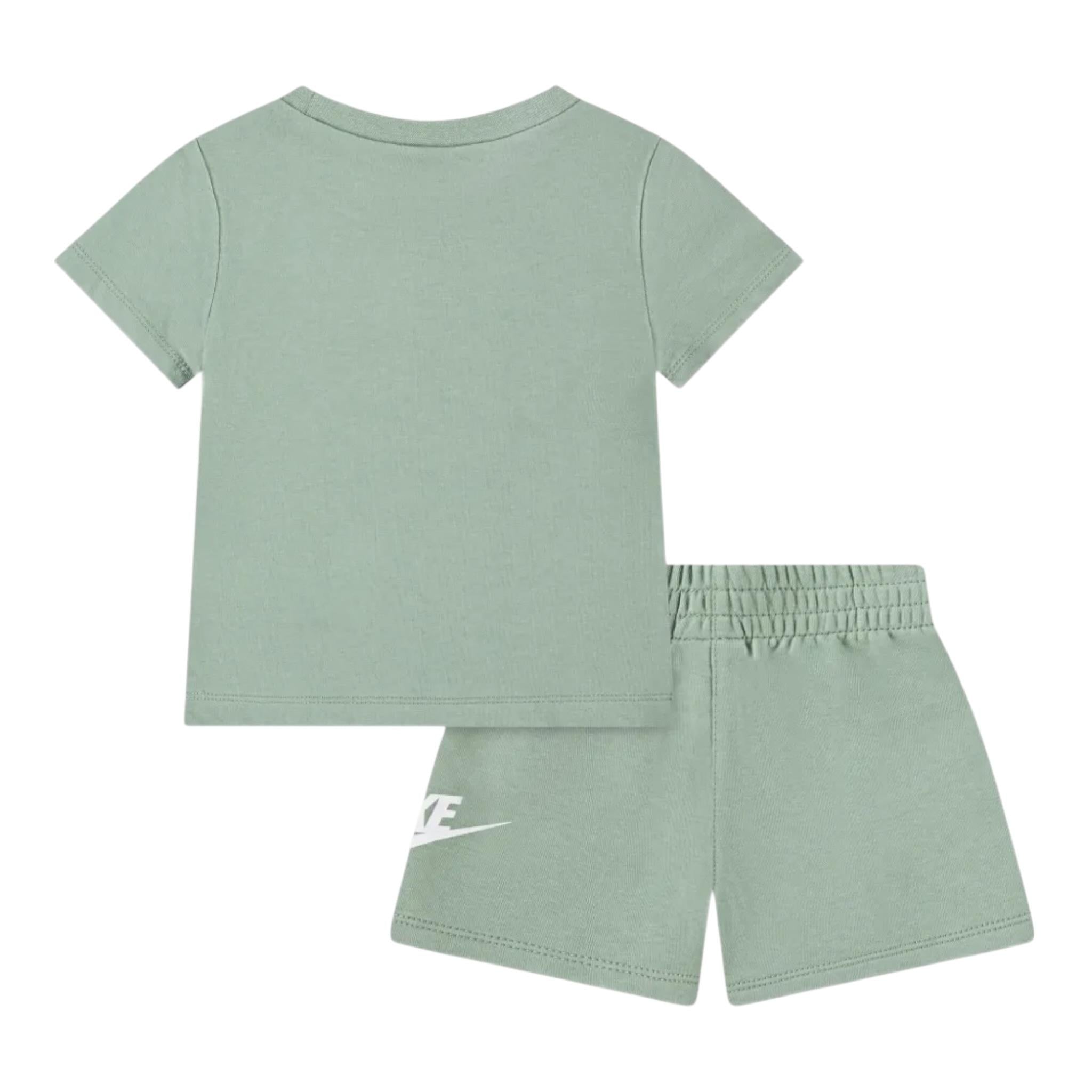 Nike Completo 2 Pezzi T-Shirt-Bermuda tinta unita Verde per Bambino 86L596XX VERDE NIKE 