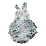 Phi Clothing Baby Mädchen Einfarbiger Strampler mit Rüschen und blauem Blumendruck